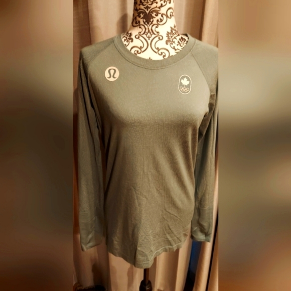 Lululemon Long Sleeve Canada Shirt - Picture 1 of 3